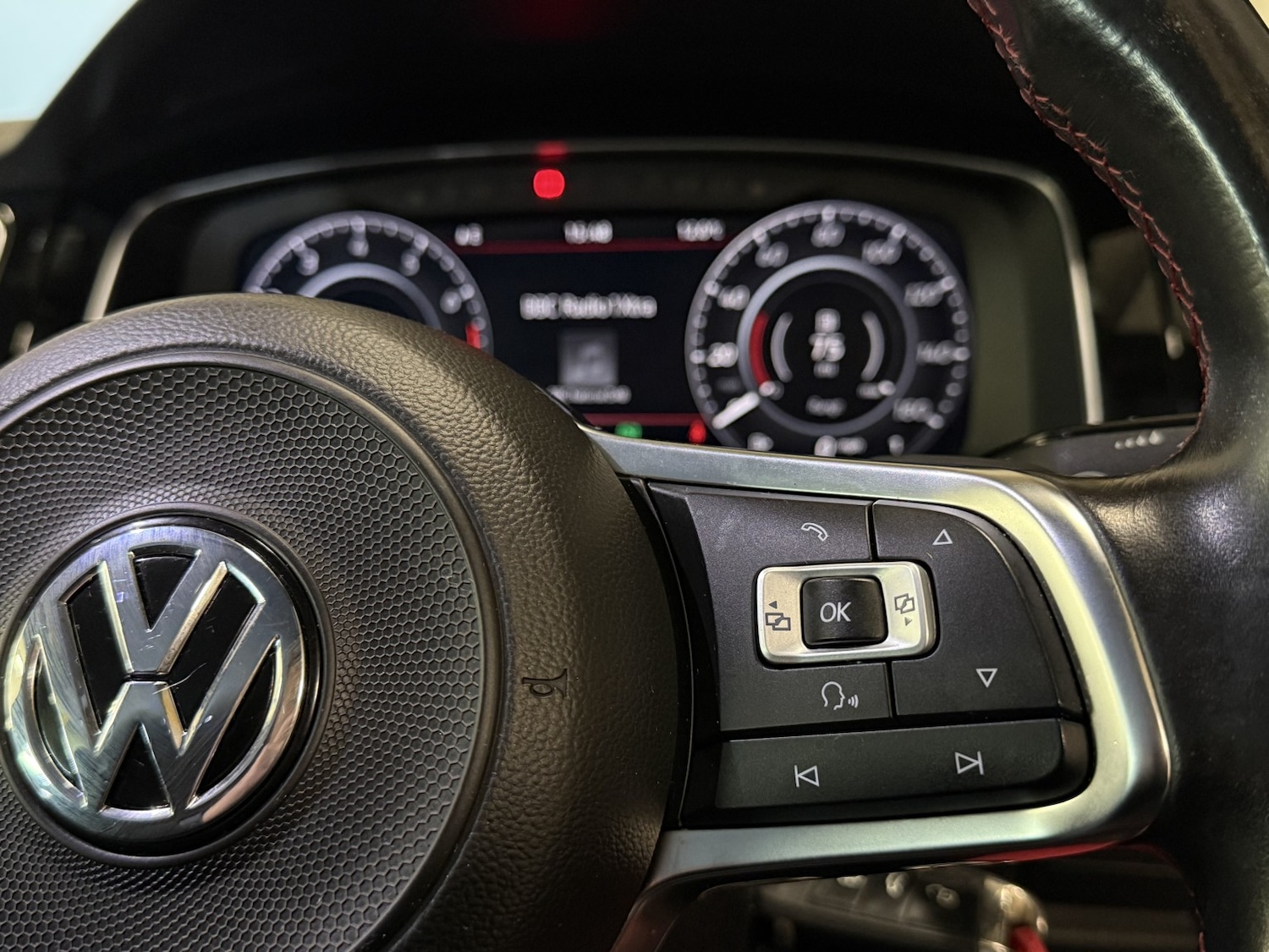 Used Volkswagen Golf 2017 for sale - 76725725: Photo 25