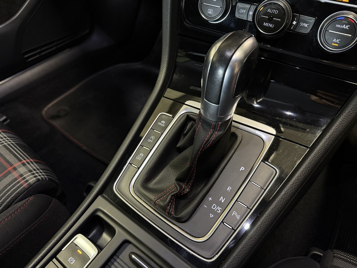 Used Volkswagen Golf 2017 for sale - 76725725: Photo 27