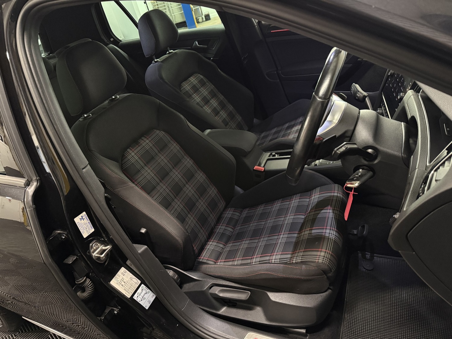 Used Volkswagen Golf 2017 for sale - 76725725: Photo 30