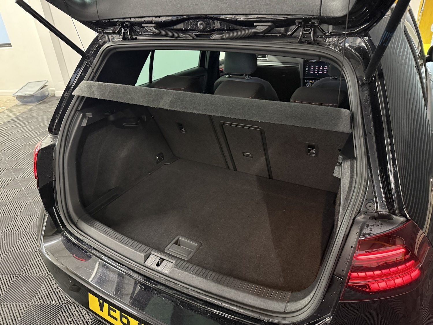 Used Volkswagen Golf 2017 for sale - 76725725: Photo 35