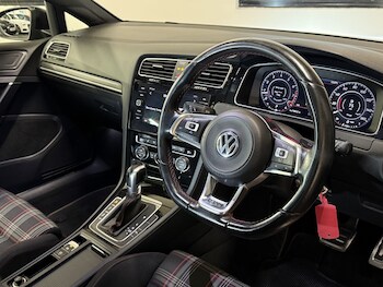 Used Volkswagen Golf 2017 for sale - 76725725: Photo