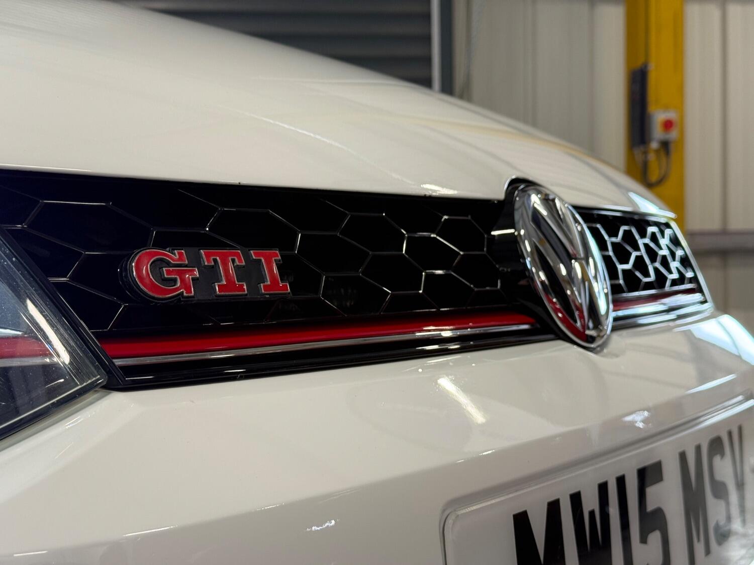 Used Volkswagen Polo 2015 for sale - 76605924: Photo 12