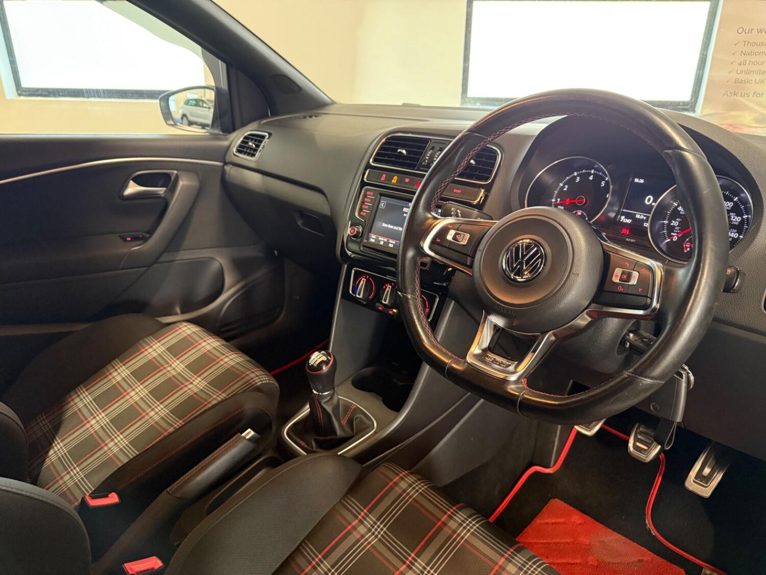 Used Volkswagen Polo 2015 for sale - 76605924: Photo 30