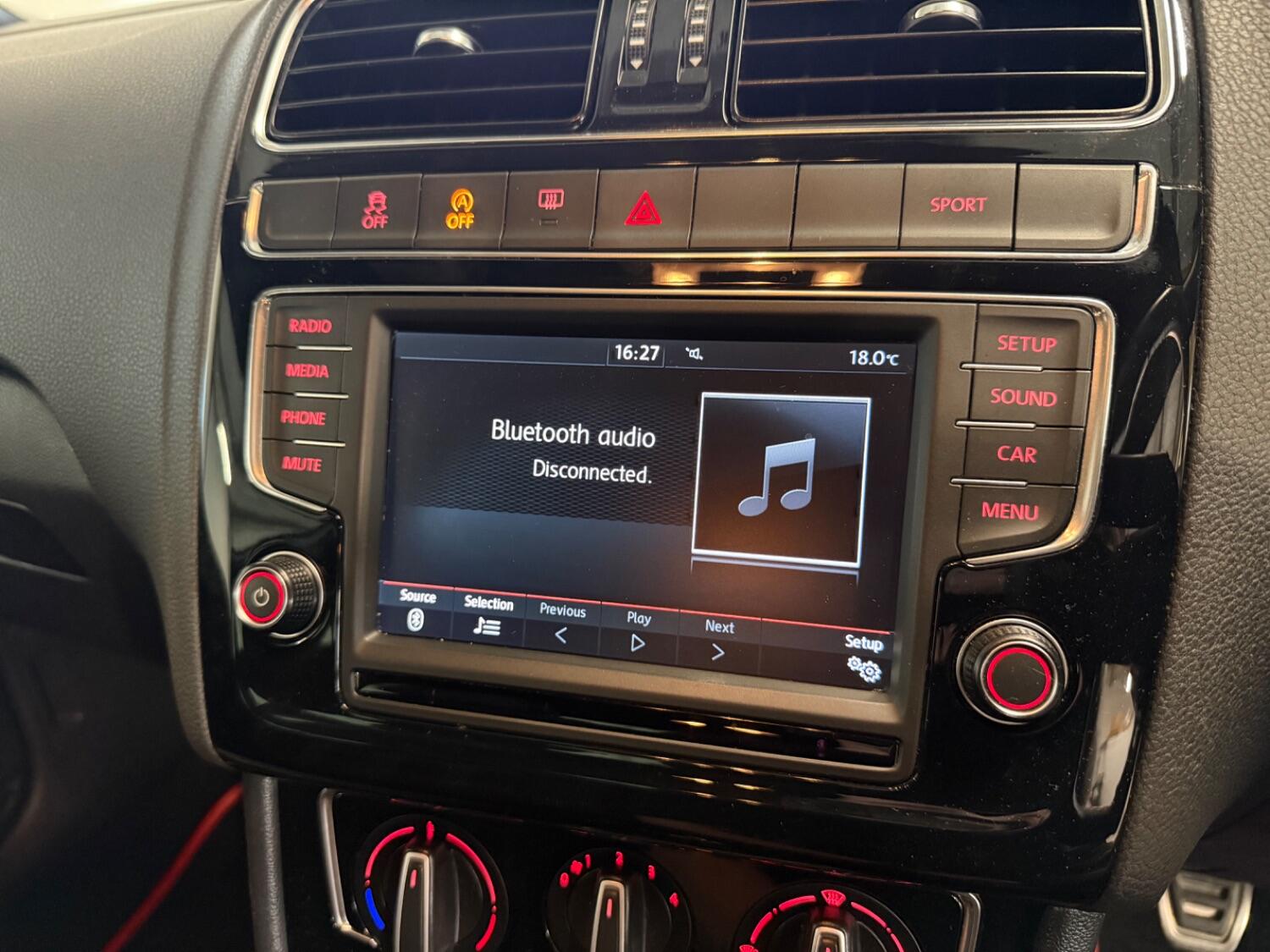 Used Volkswagen Polo 2015 for sale - 76605924: Photo 34