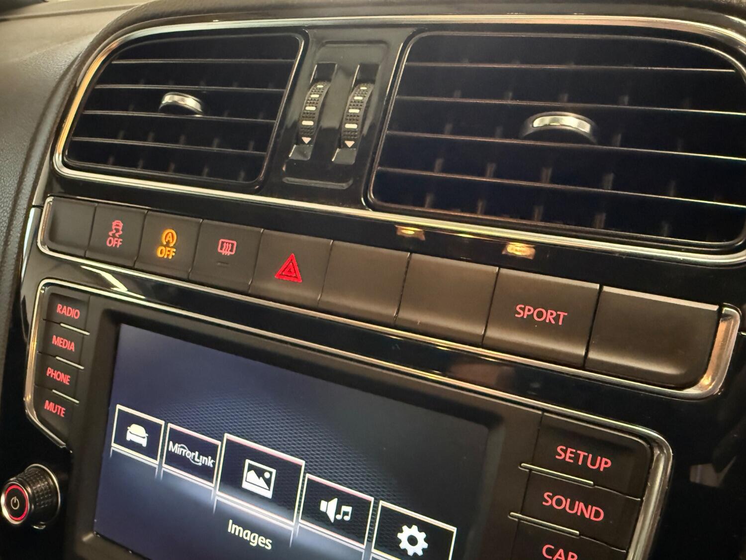 Used Volkswagen Polo 2015 for sale - 76605924: Photo 37