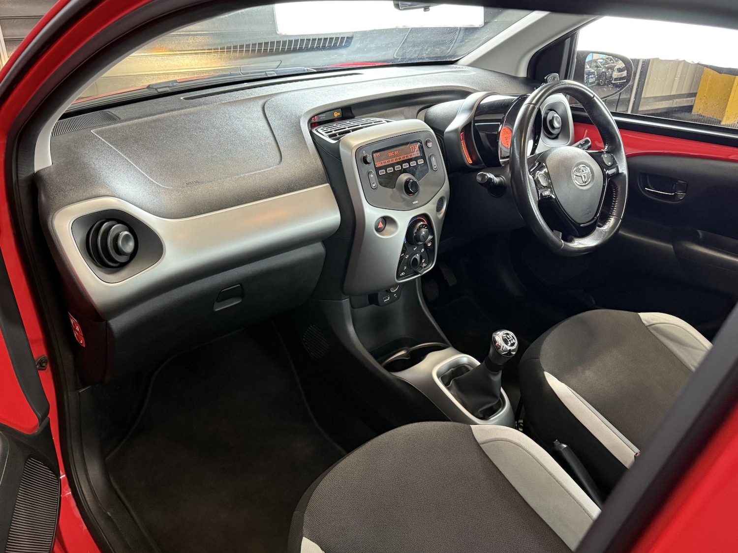 Used Toyota AYGO 2018 for sale - 78182854: Photo 24