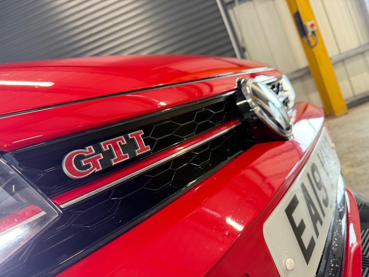 Used Volkswagen Polo 2019 for sale - 76605726: Photo 2