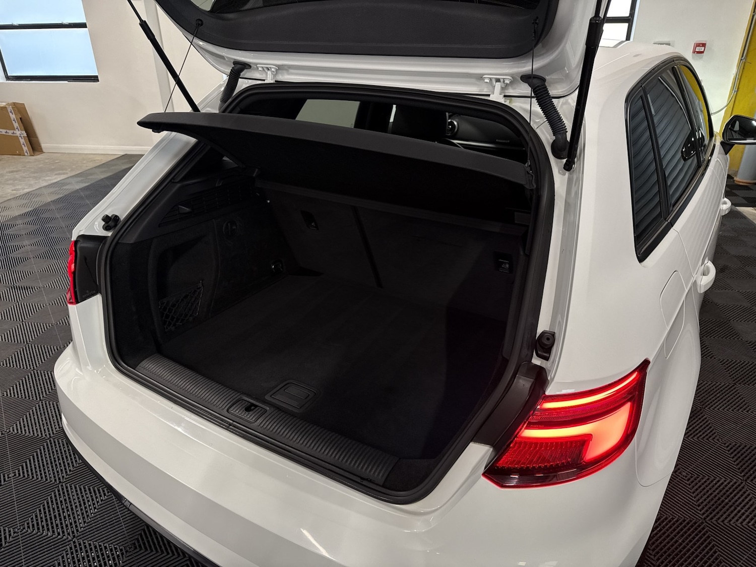 Used Audi A3 2017 for sale - 76605623: Photo 39