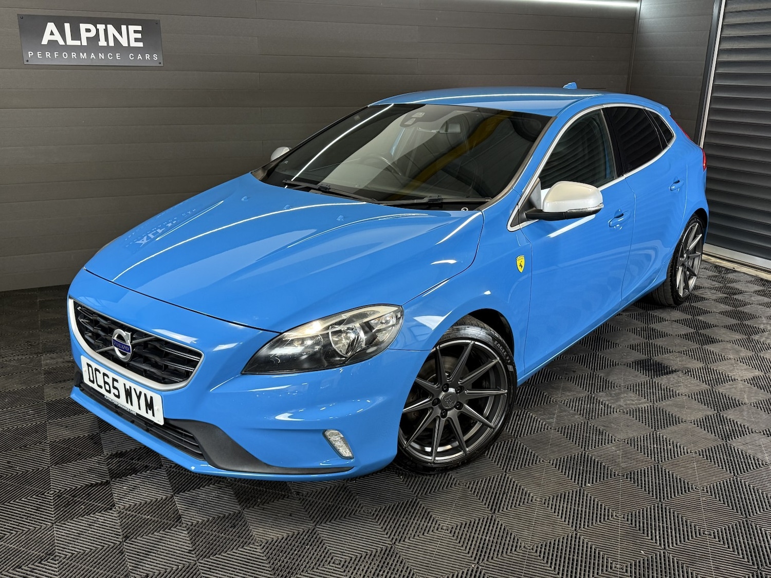 Used Volvo V40 2016 for sale - 77915738: Photo 2