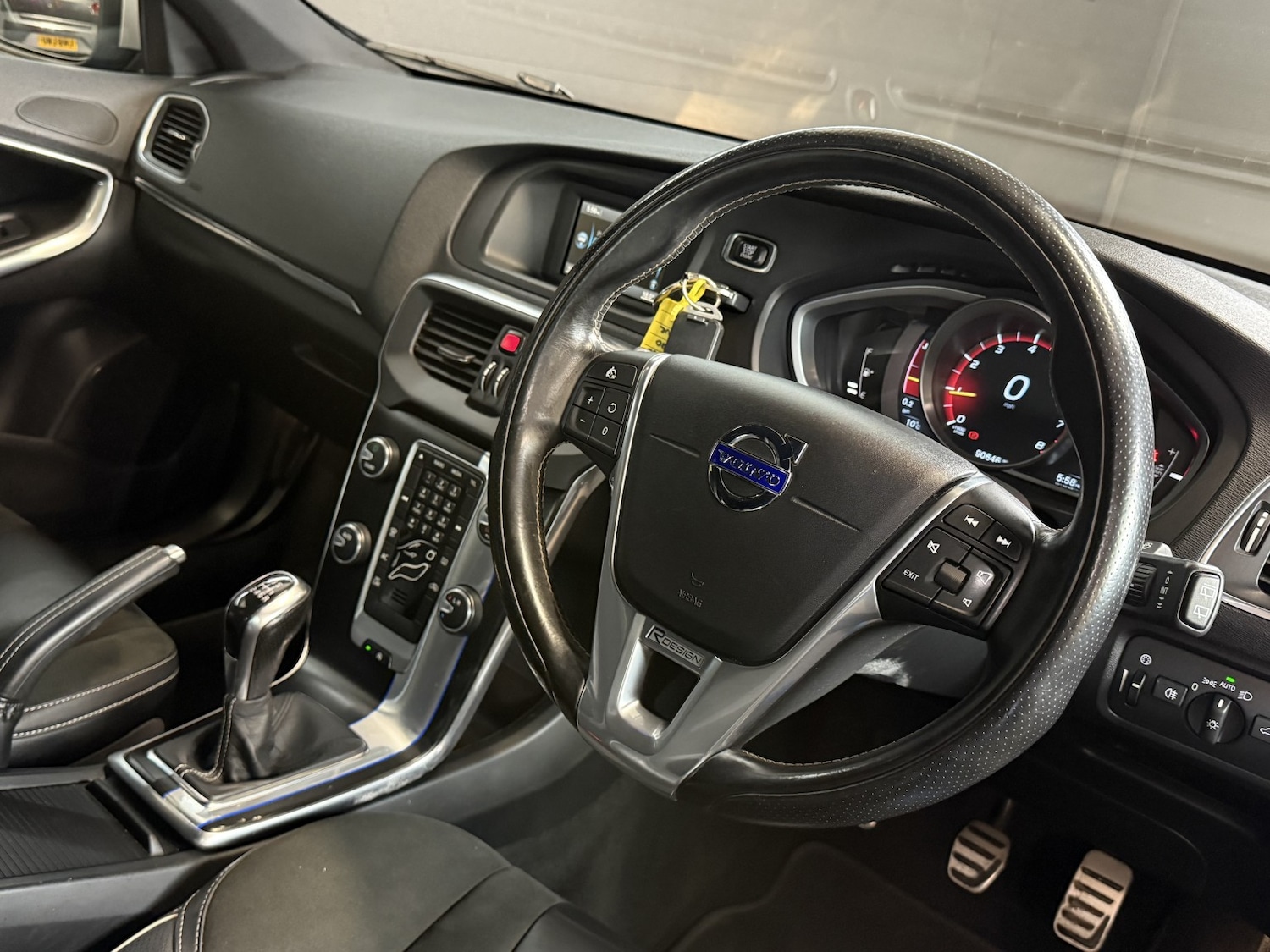 Used Volvo V40 2016 for sale - 77915738: Photo 21