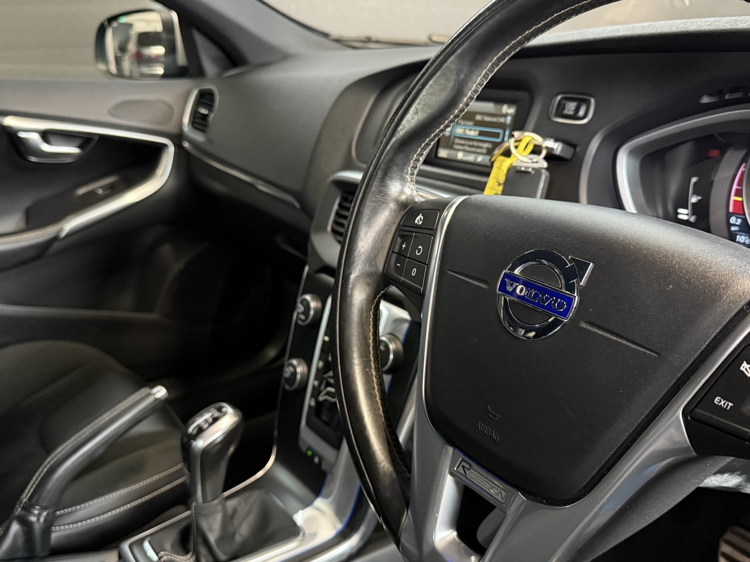 Used Volvo V40 2016 for sale - 77915738: Photo 25