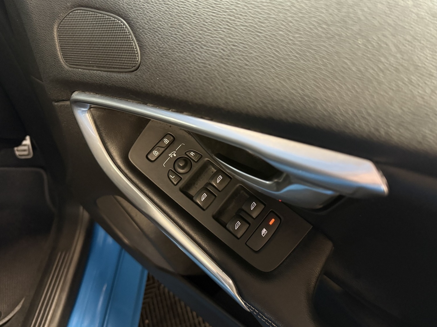 Used Volvo V40 2016 for sale - 77915738: Photo 27