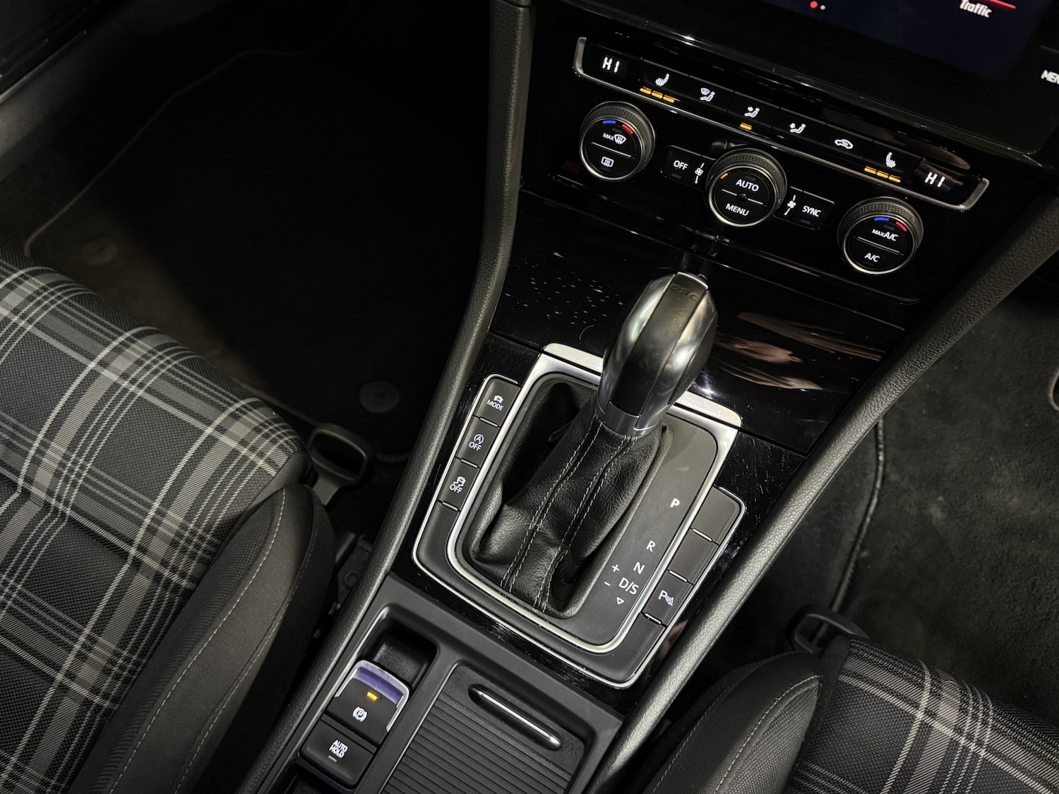 Used Volkswagen Golf 2018 for sale - 77508510: Photo 24