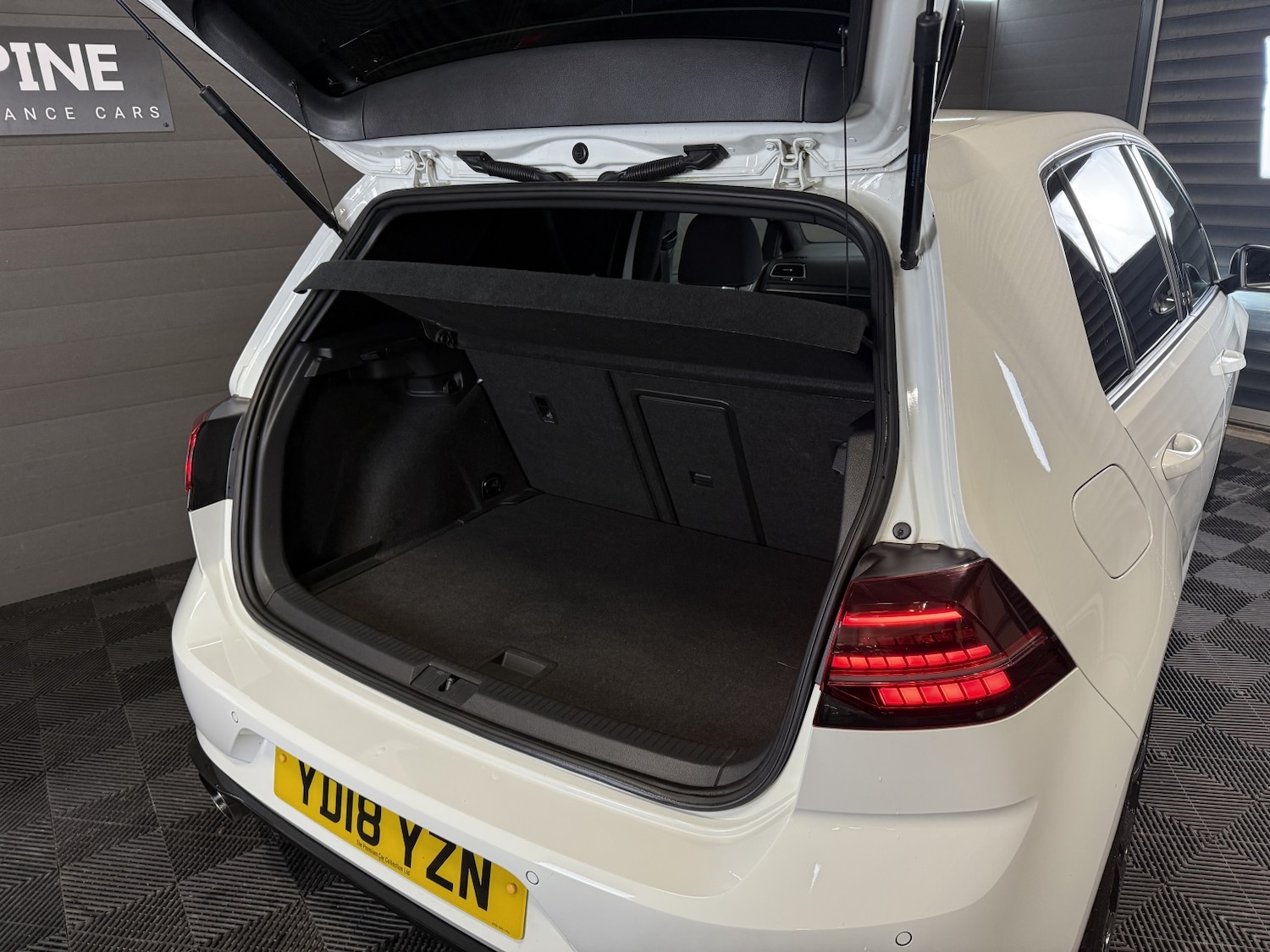 Used Volkswagen Golf 2018 for sale - 77508510: Photo 37