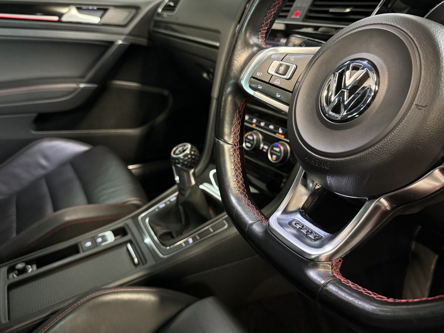 Used Volkswagen Golf 2014 for sale - 77864886: Photo 28