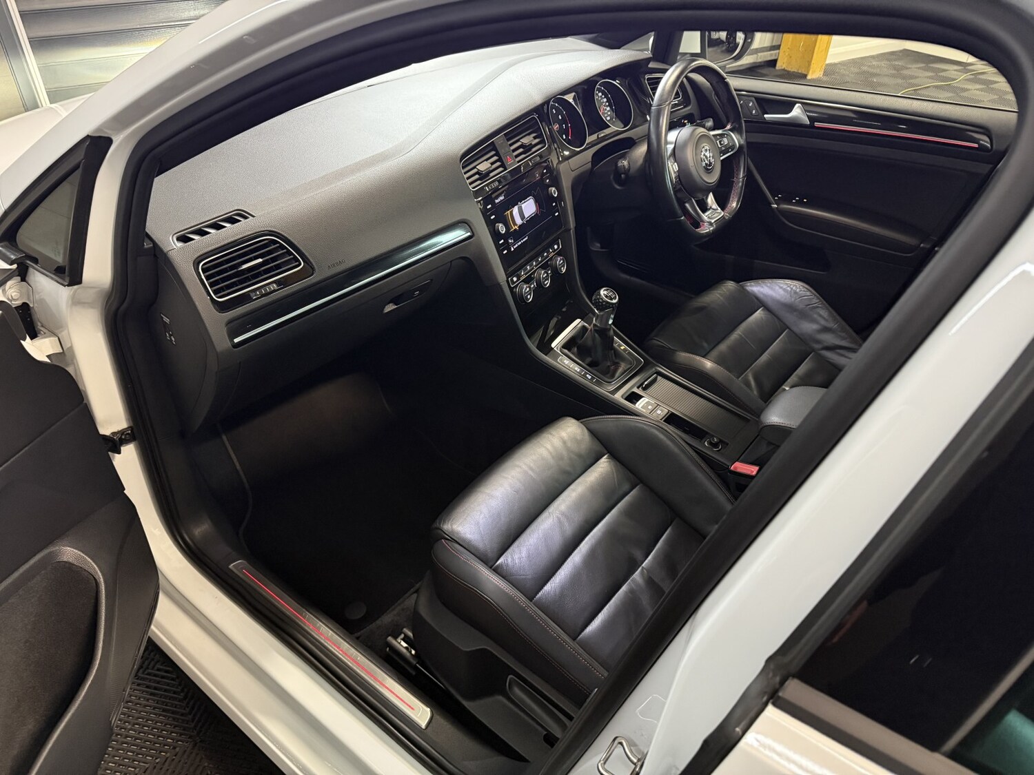 Used Volkswagen Golf 2014 for sale - 77864886: Photo 43