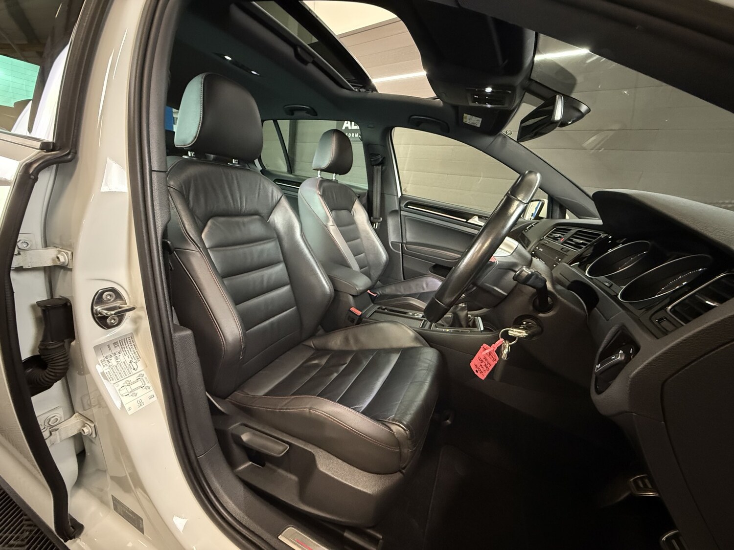 Used Volkswagen Golf 2014 for sale - 77864886: Photo 45