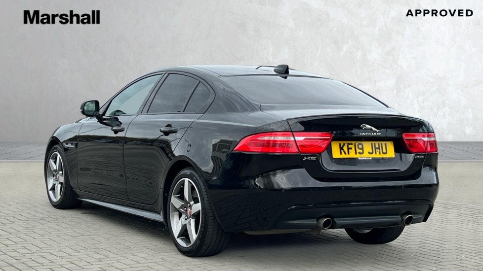 Used Jaguar XE 2019 for sale - 76597924: Photo 2