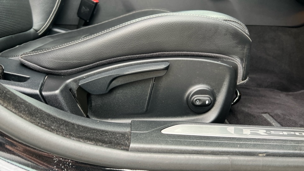 Used Jaguar XE 2019 for sale - 76597924: Photo 24