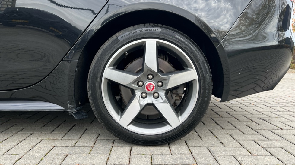 Used Jaguar XE 2019 for sale - 76597924: Photo 27