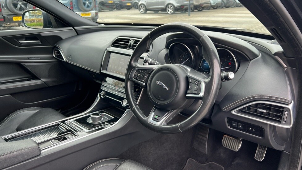 Used Jaguar XE 2019 for sale - 76597924: Photo 32