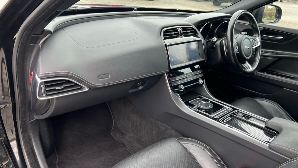 Used Jaguar XE 2019 for sale - 76597924: Photo 33