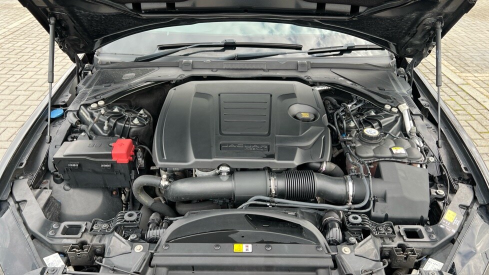 Used Jaguar XE 2019 for sale - 76597924: Photo 34