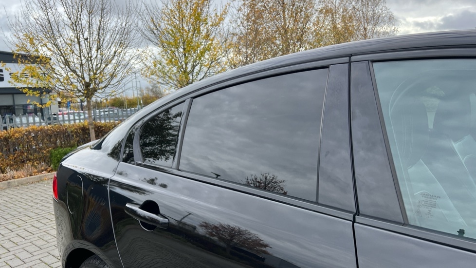 Used Jaguar XE 2019 for sale - 76597924: Photo 35