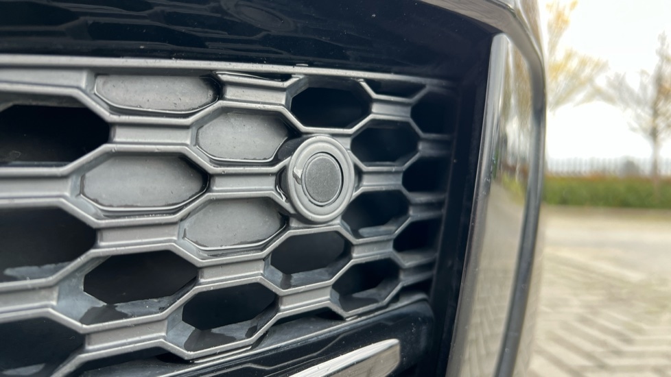 Used Jaguar XE 2019 for sale - 76597924: Photo 36