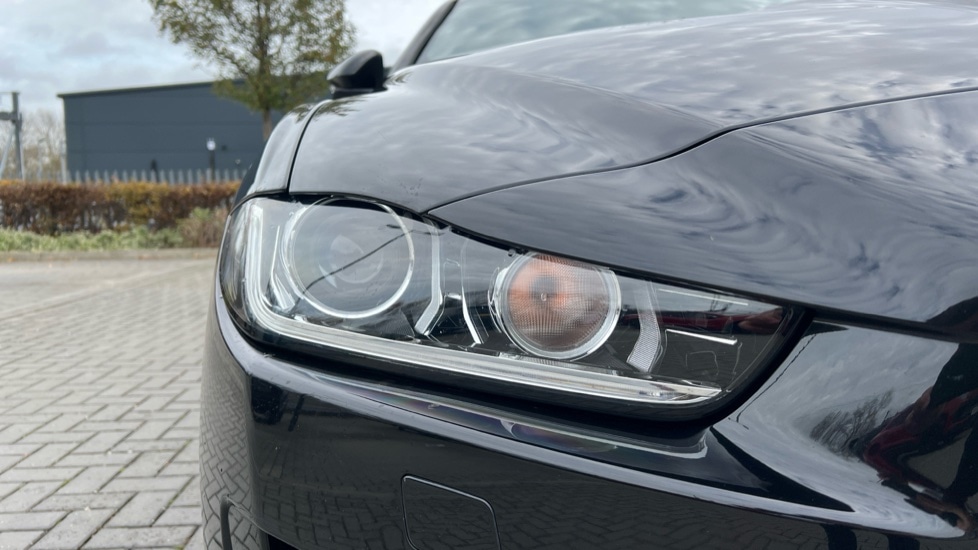 Used Jaguar XE 2019 for sale - 76597924: Photo 37