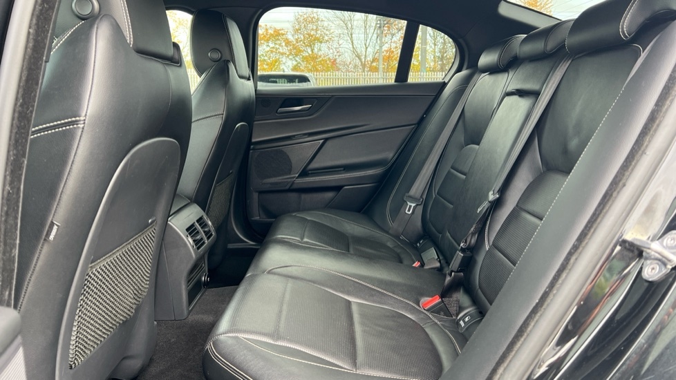 Used Jaguar XE 2019 for sale - 76597924: Photo 4