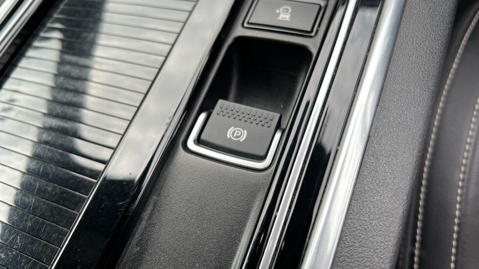 Used Jaguar XE 2019 for sale - 76597924: Photo 44