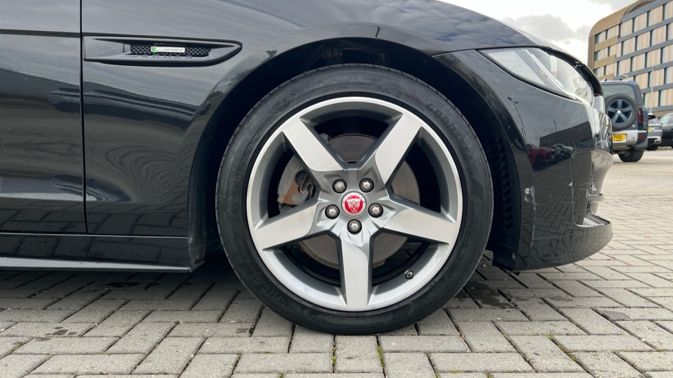 Used Jaguar XE 2019 for sale - 76597924: Photo 8