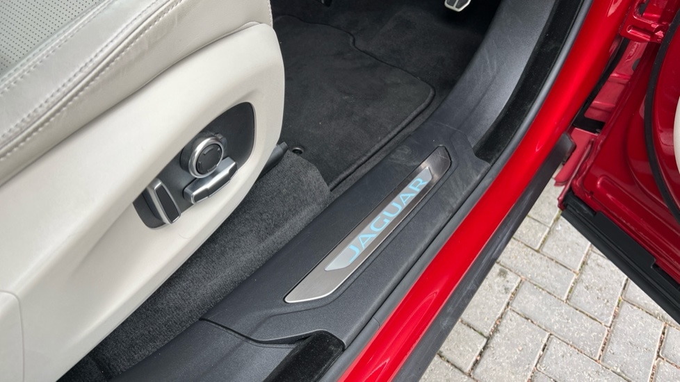 Used Jaguar F-Pace 2024 for sale - 76442070: Photo 22