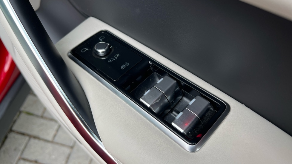 Used Jaguar F-Pace 2024 for sale - 76442070: Photo 43