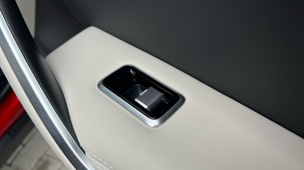 Used Jaguar F-Pace 2024 for sale - 76442070: Photo 48