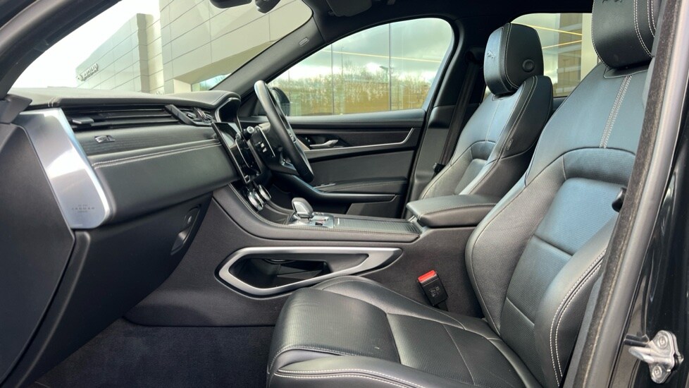 Used Jaguar F-Pace 2022 for sale - 76826826: Photo 3