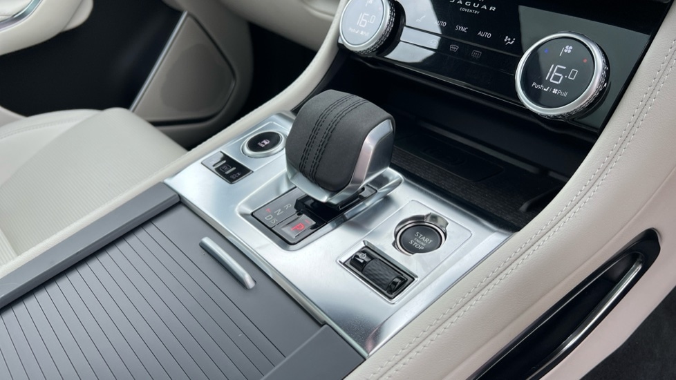 Used Jaguar F-Pace 2024 for sale - 76116894: Photo 13