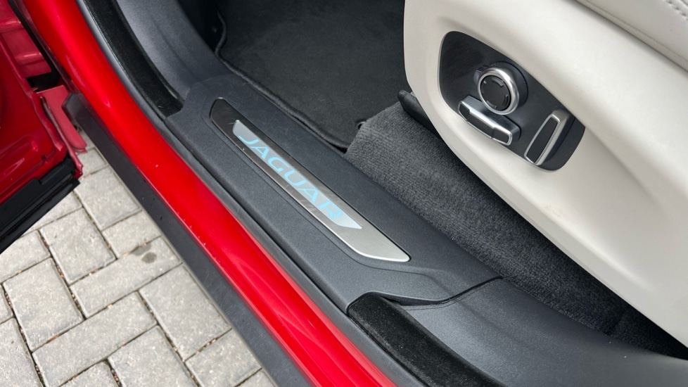 Used Jaguar F-Pace 2024 for sale - 76116894: Photo 23