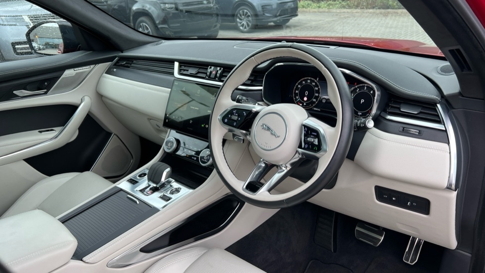 Used Jaguar F-Pace 2024 for sale - 76116894: Photo 32