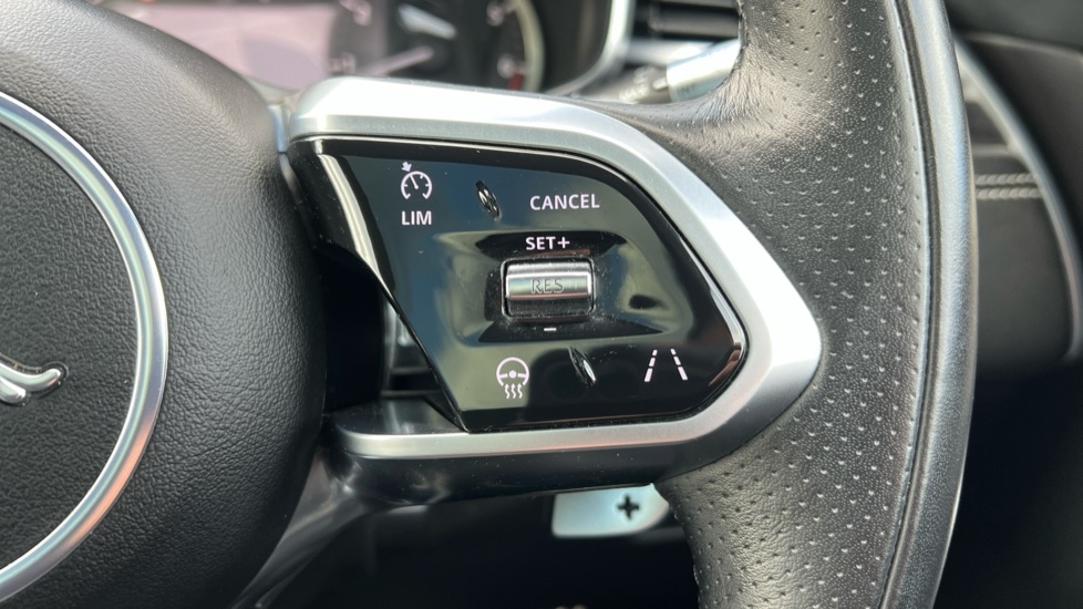 Used Jaguar F-Pace 2022 for sale - 76966608: Photo 64