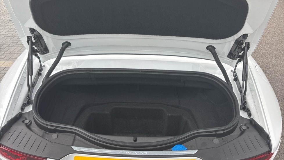 Used Jaguar F-Type 2023 for sale - 76894660: Photo 10