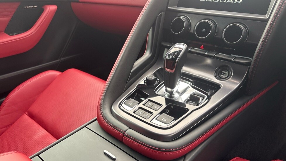 Used Jaguar F-Type 2023 for sale - 76894660: Photo 13