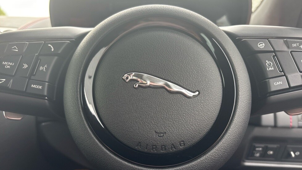Used Jaguar F-Type 2023 for sale - 76894660: Photo 55