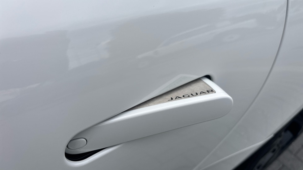 Used Jaguar F-Type 2023 for sale - 76894660: Photo 59