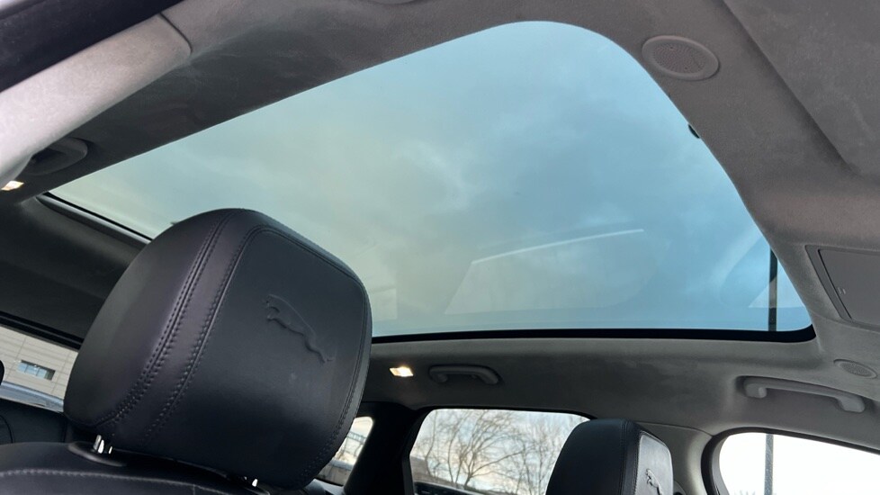 Used Jaguar F-Pace 2021 for sale - 76623611: Photo 22