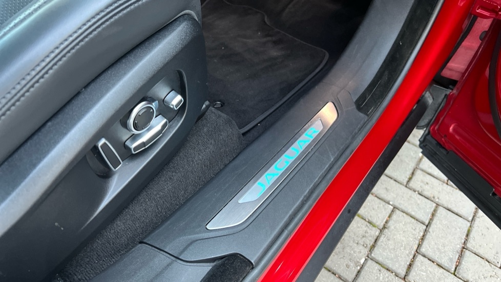 Used Jaguar F-Pace 2021 for sale - 76623611: Photo 23