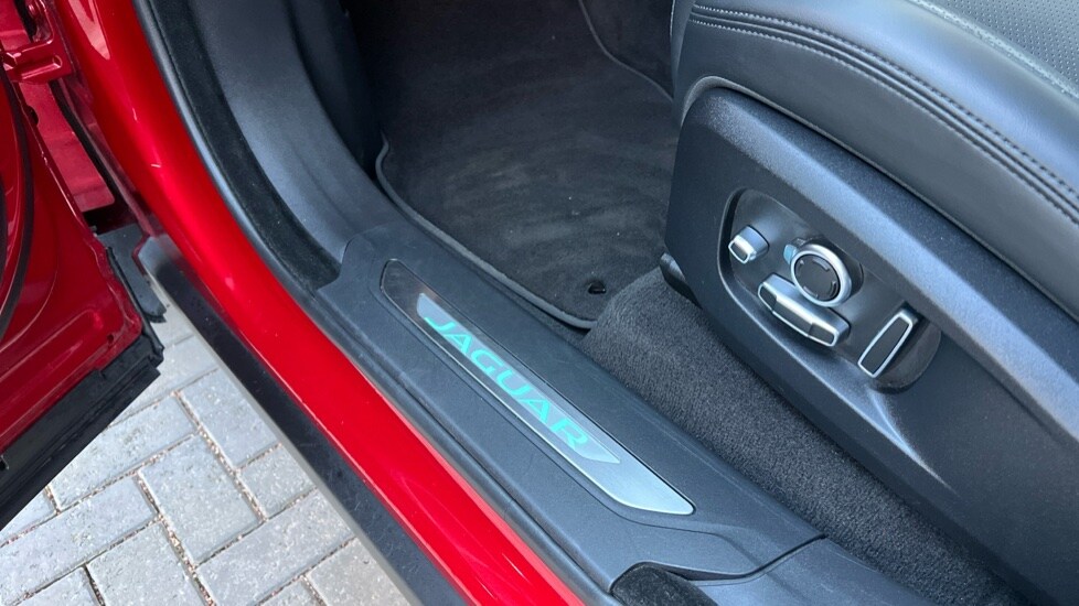 Used Jaguar F-Pace 2021 for sale - 76623611: Photo 24