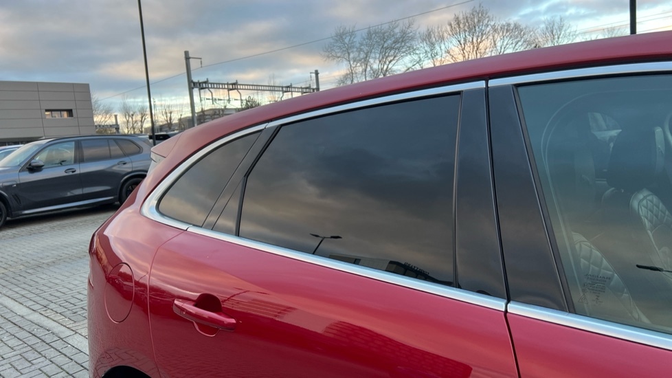 Used Jaguar F-Pace 2021 for sale - 76623611: Photo 37