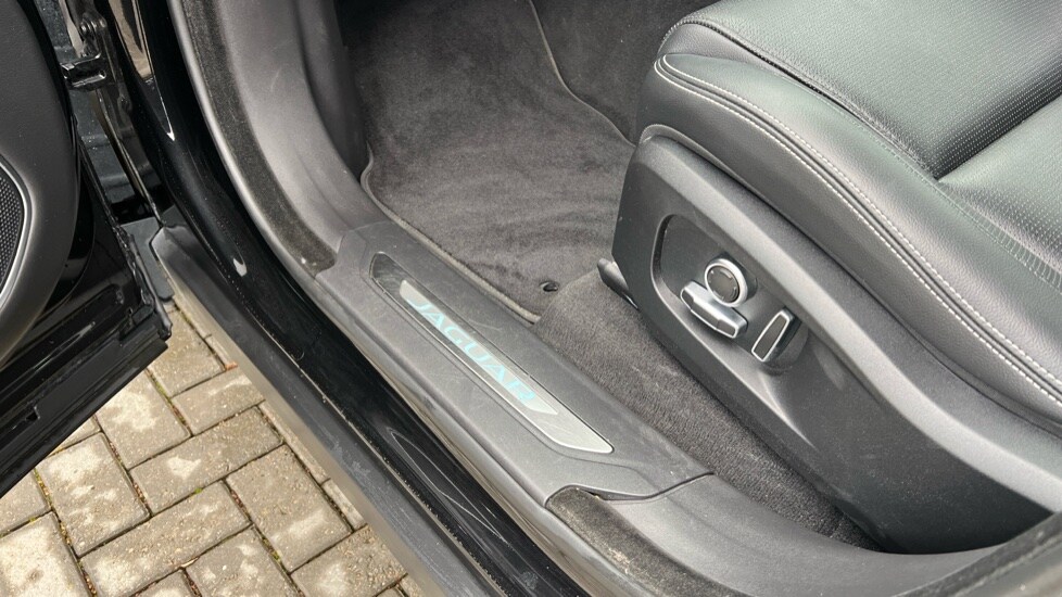 Used Jaguar F-Pace 2022 for sale - 76615128: Photo 23